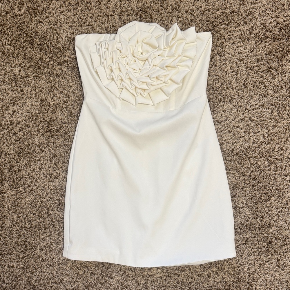 DO+BE White Strapless Dress